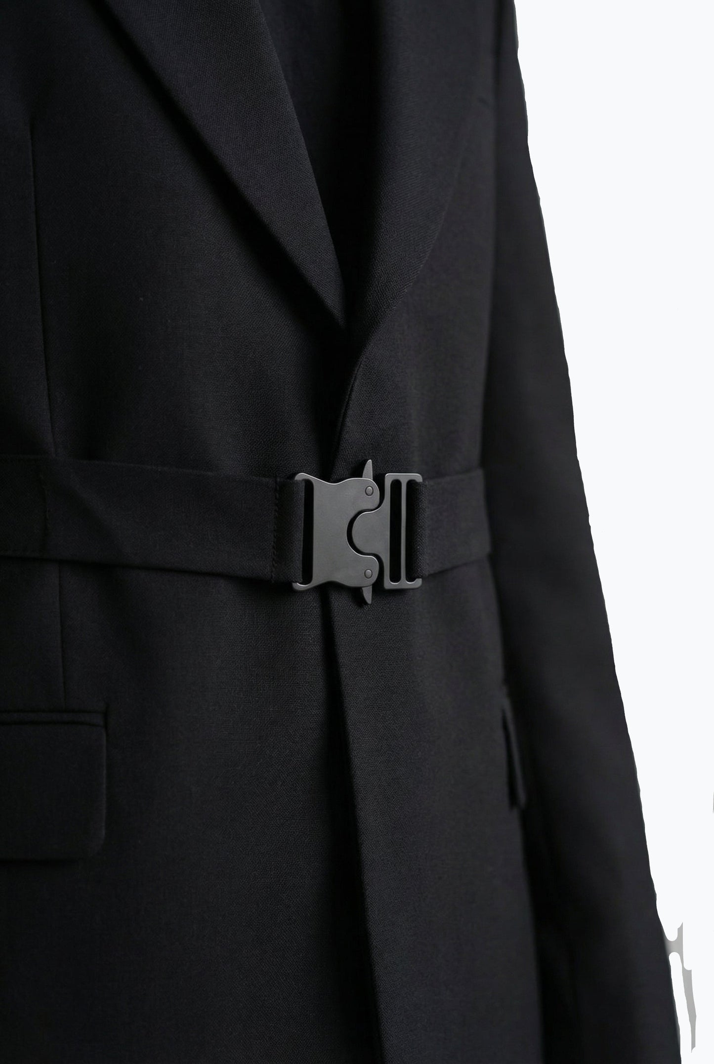 Central Buckle