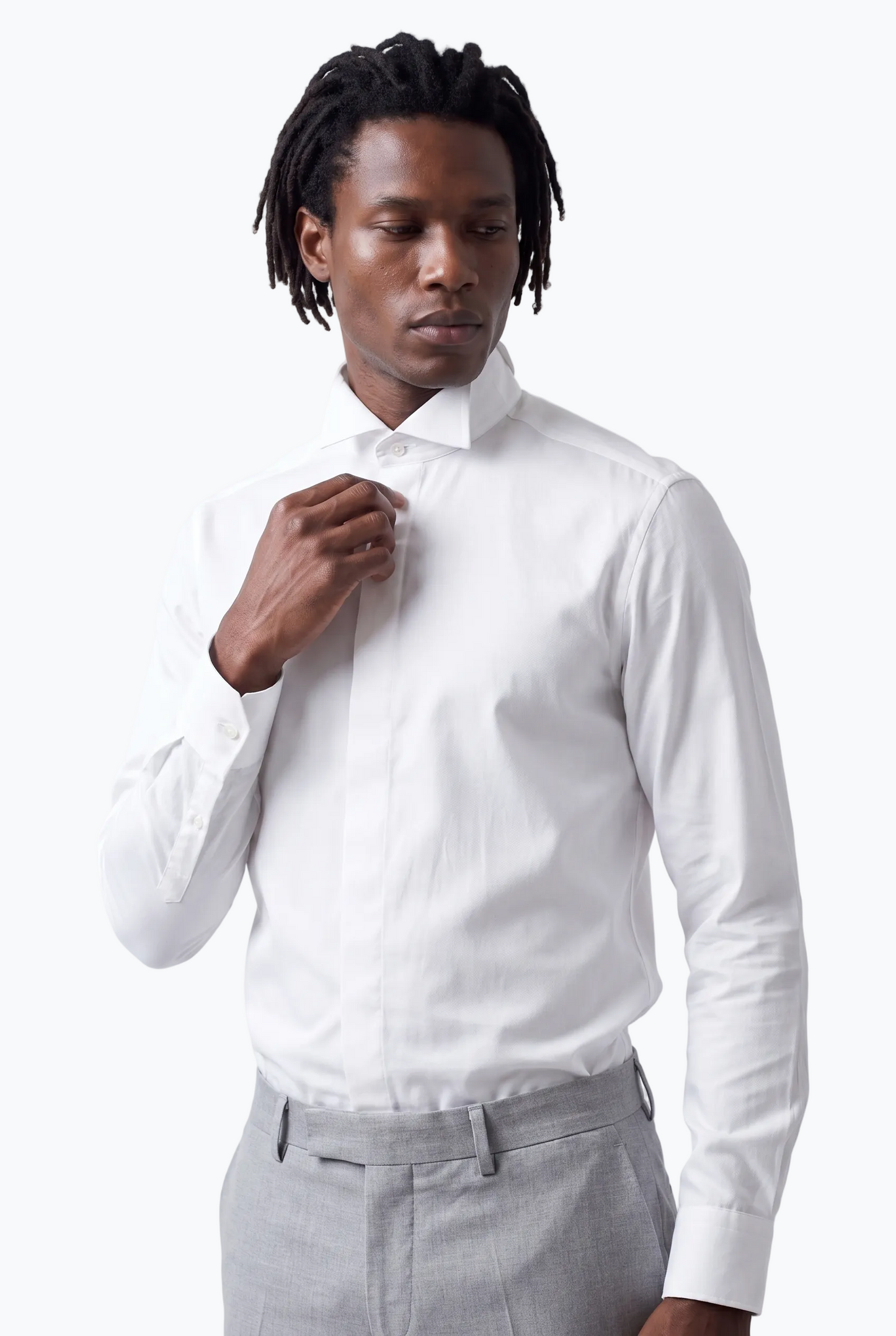 Classic Broken Collar With Hidden Buttons