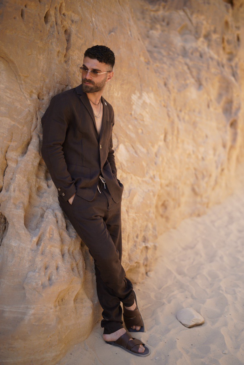 Relaxed Brown - Linen