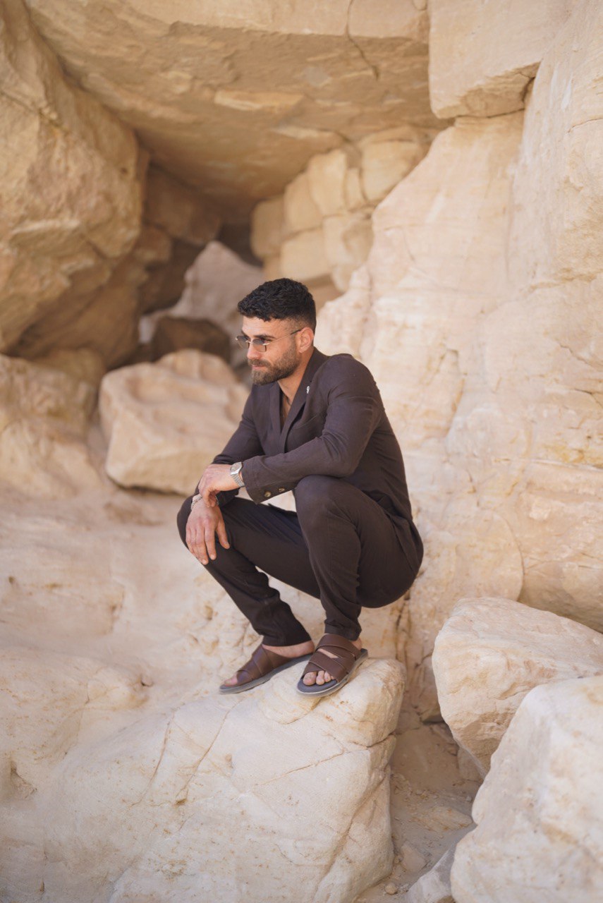 Relaxed Brown - Linen