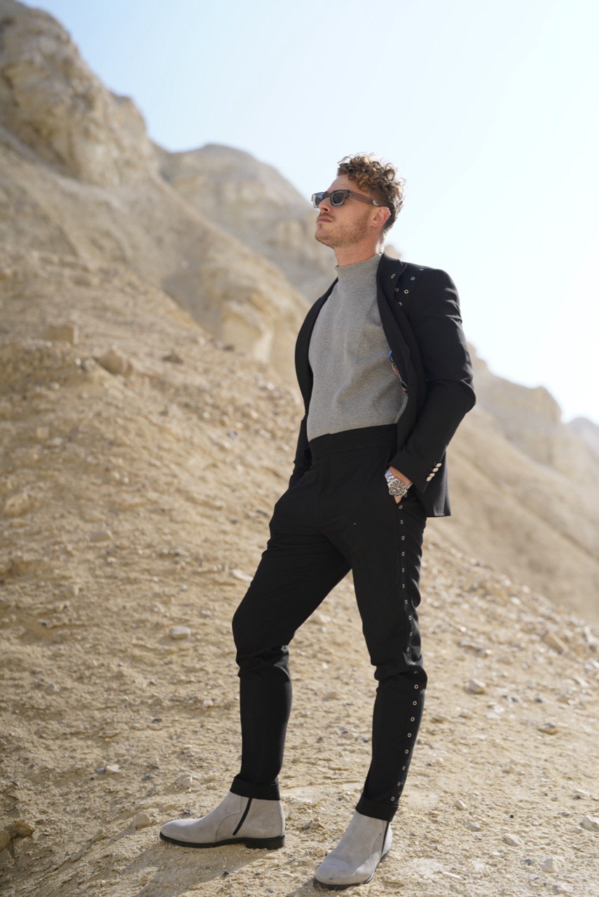 Silver Eyelet - Black