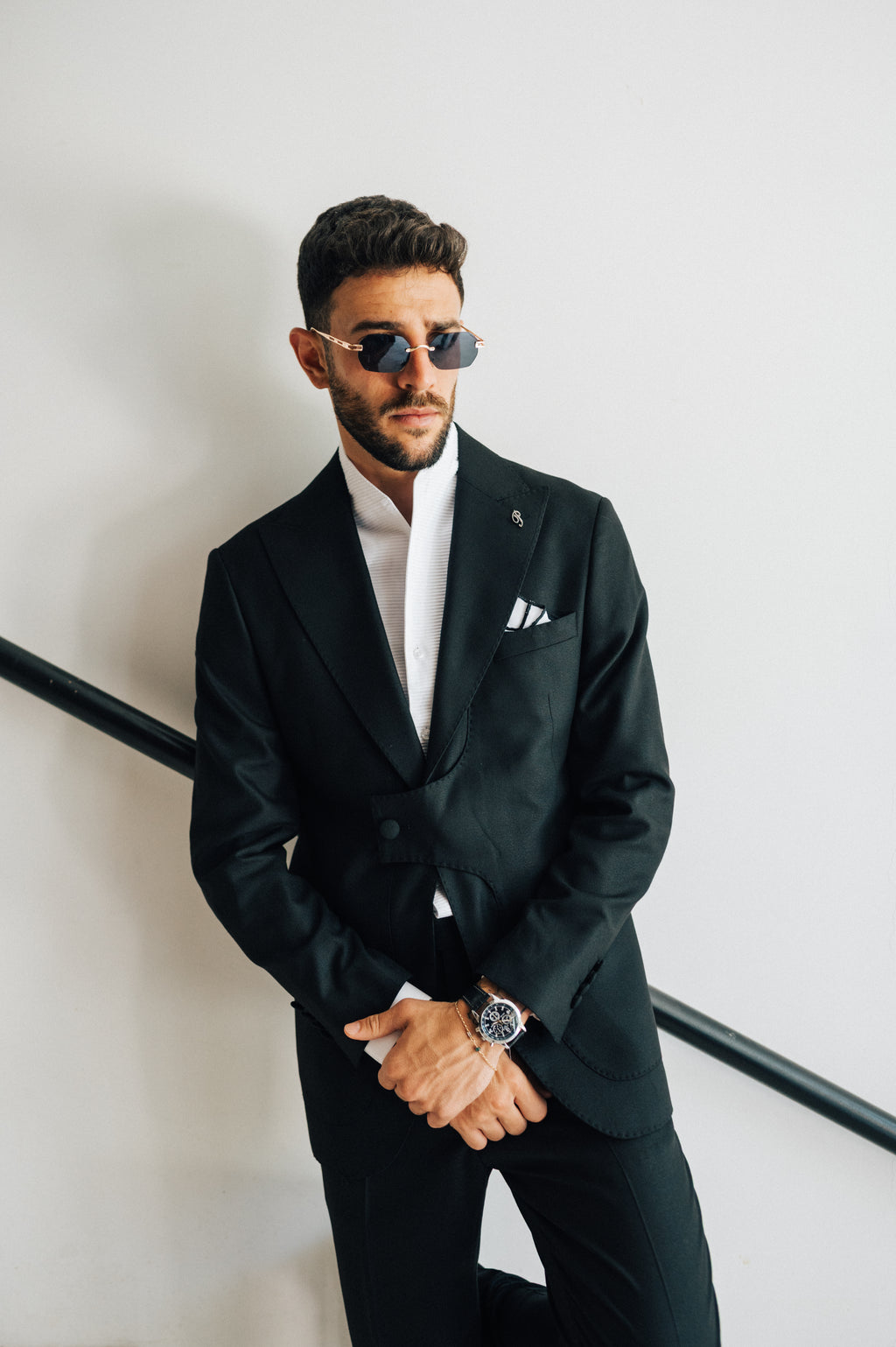 Dual Curve Closure - Black