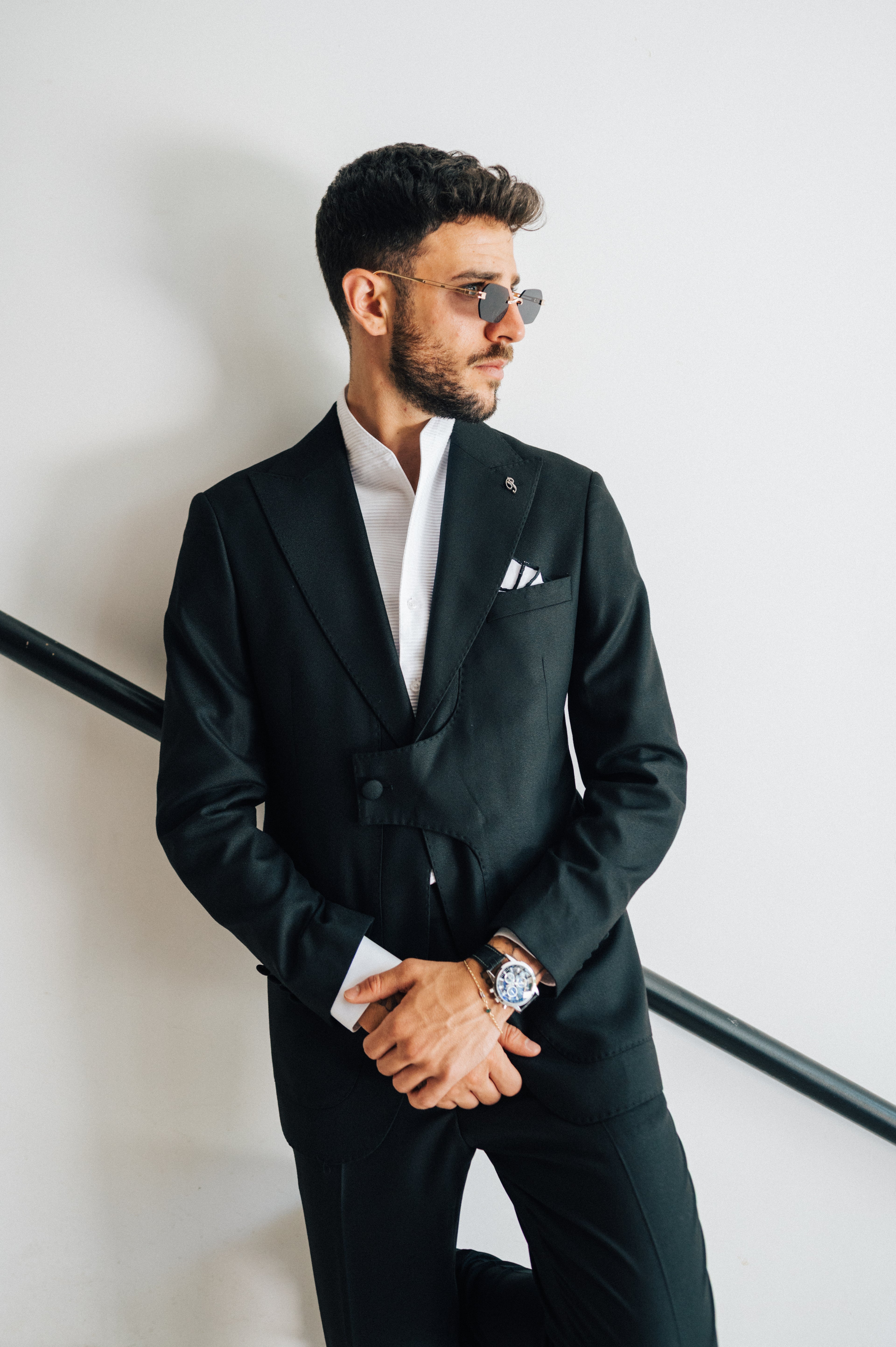 Dual Curve Closure - Black