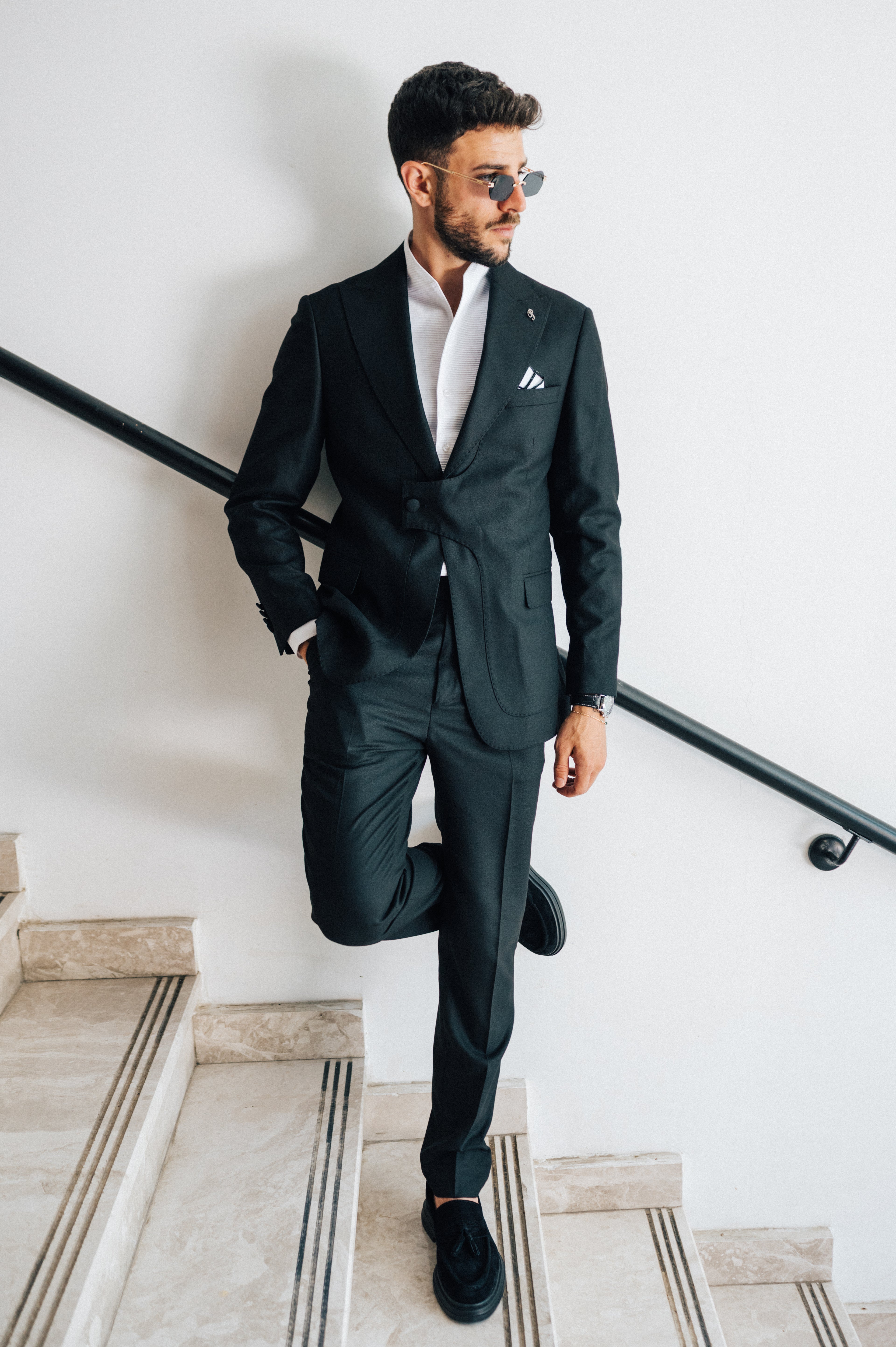 Dual Curve Closure - Black