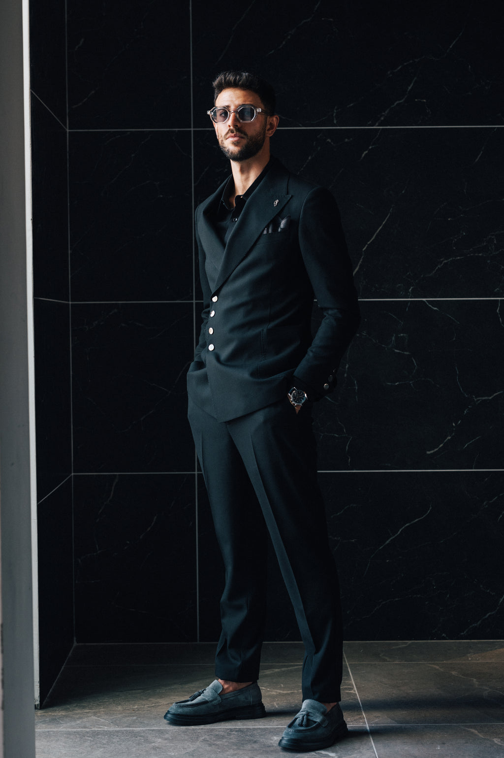 4 Buttons Closure - Black