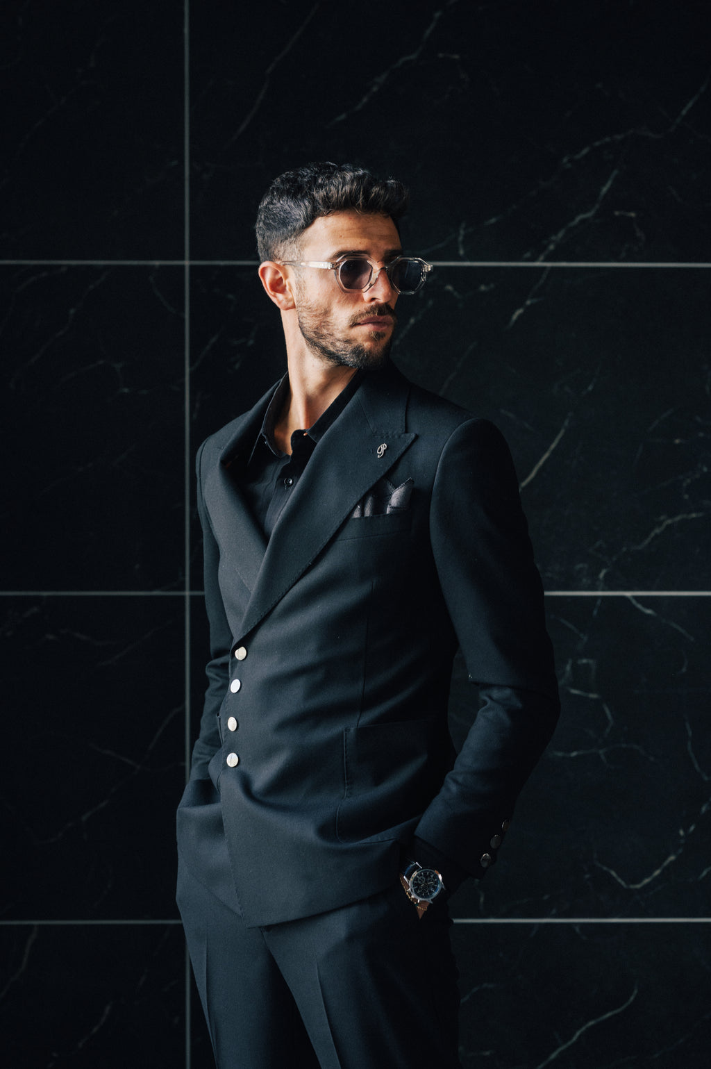 4 Buttons Closure - Black